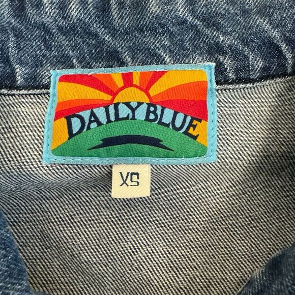 Daily Blue Denim Jean Jacket XS Western Casual Collared Button Up Coat - Picture 3 of 8